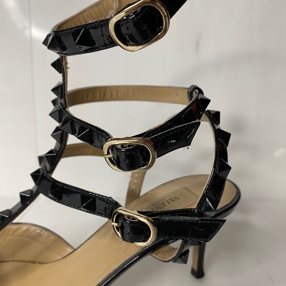 VALENTINO GARAVANI - Rockstud Caged 65 Black Patent Ankle Strap Pump - Picture 3 of 14